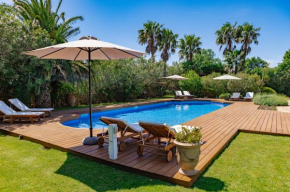 Superbe Villa, Piscine chauffée, jardin, climatisée, proche du village